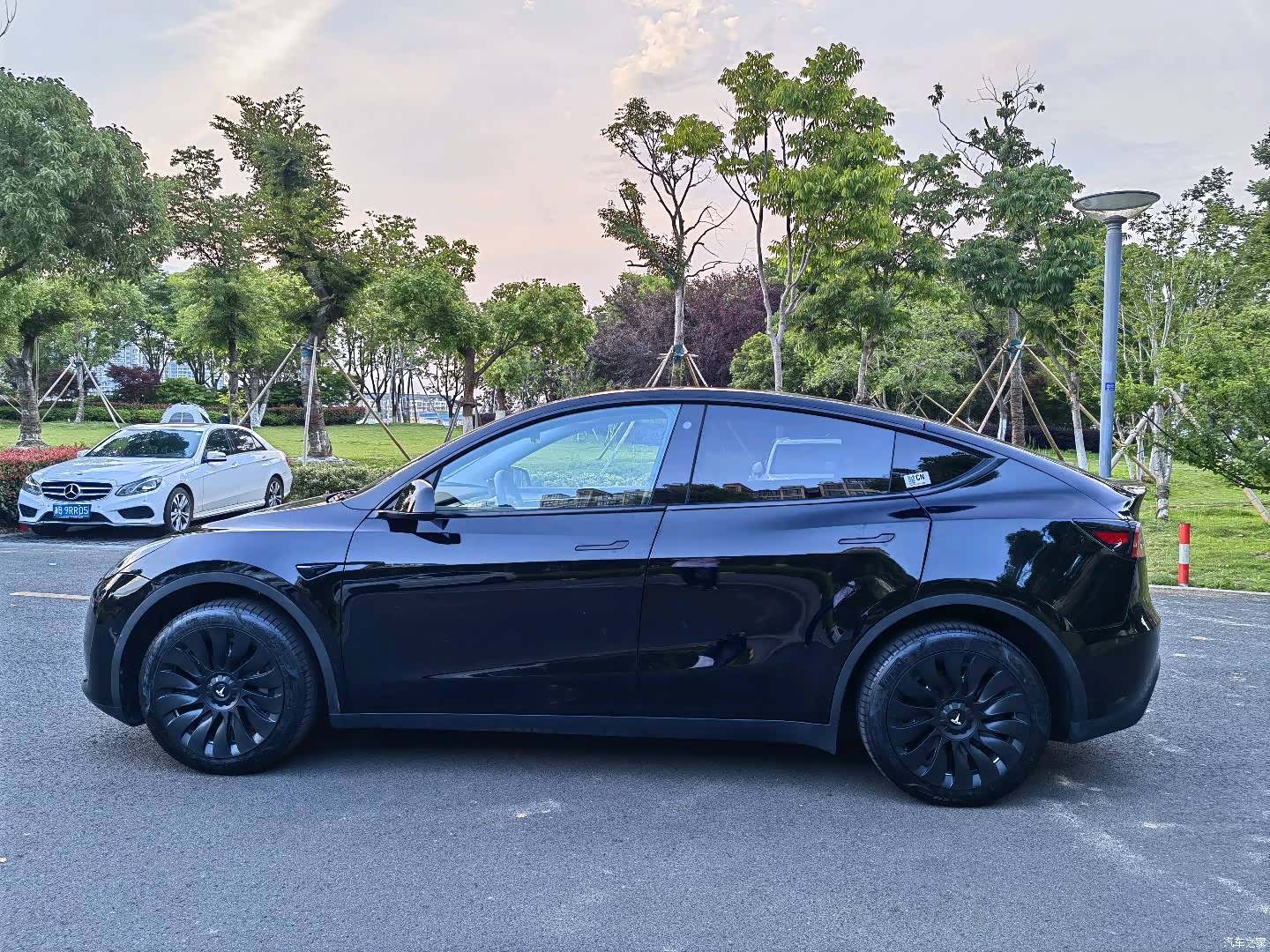 Tesla Model Y, 2022 13
