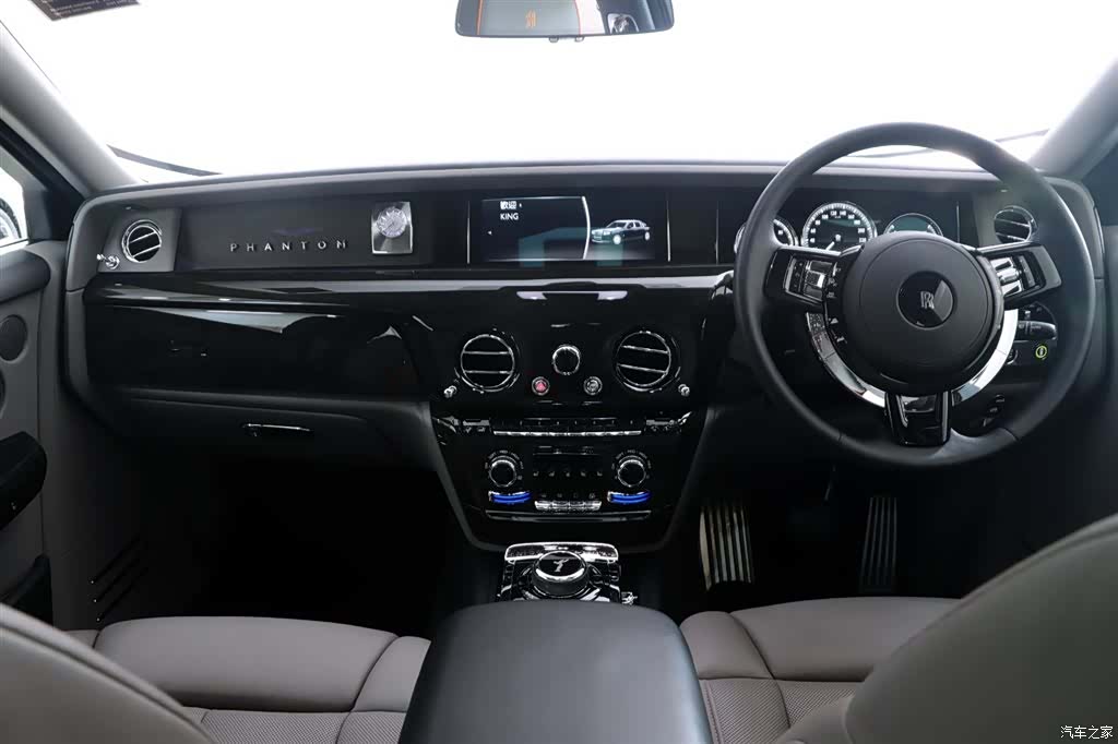 Rolls-Royce Phantom, 2019 8