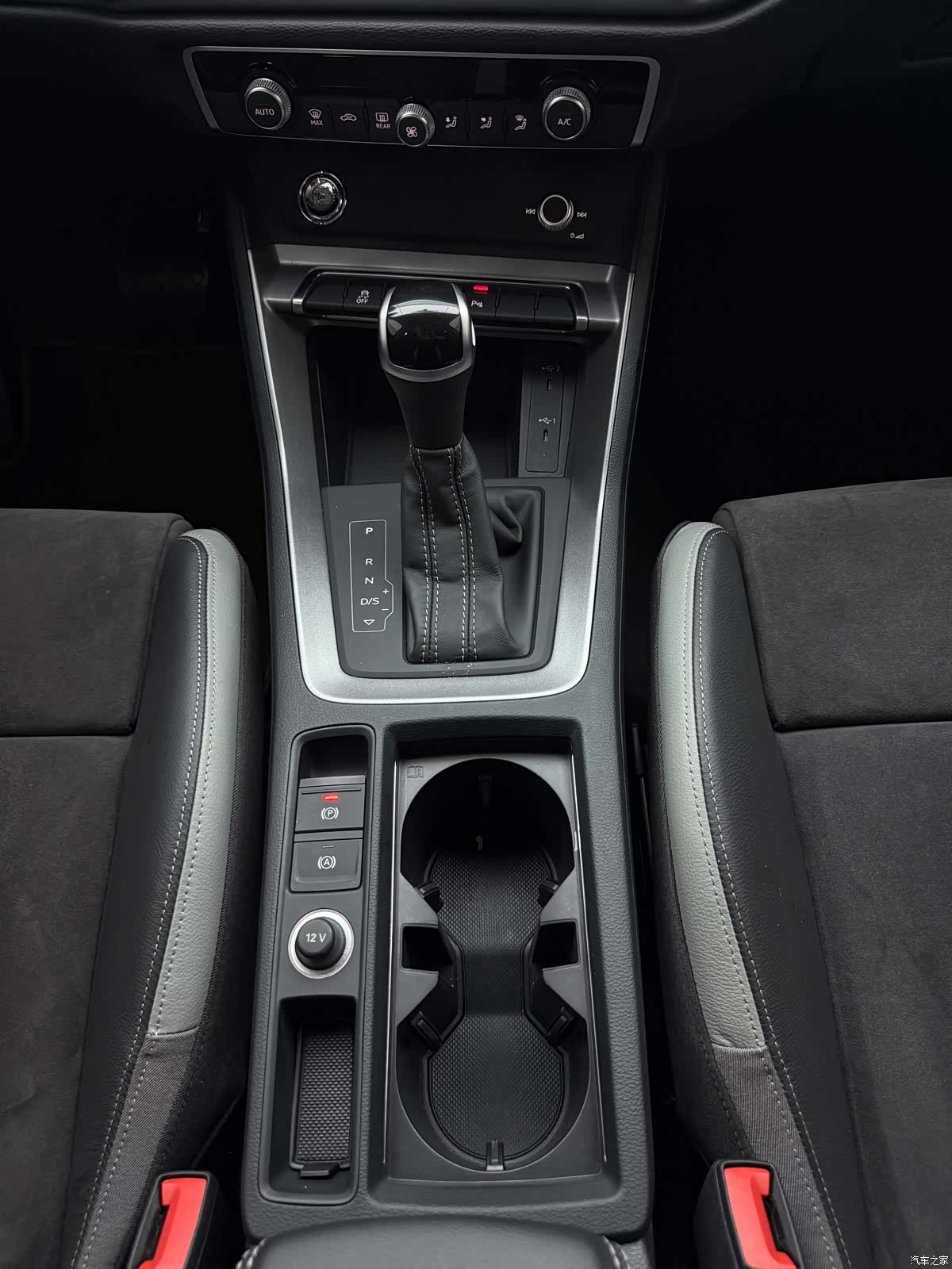 Audi Q3, 2022 12