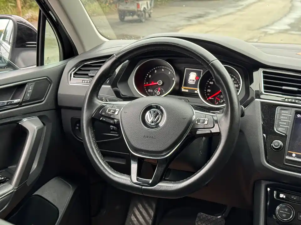 Volkswagen Tiguan L