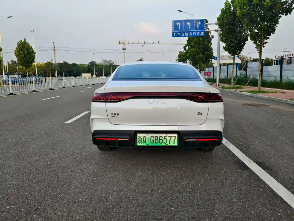 BYD Qin L