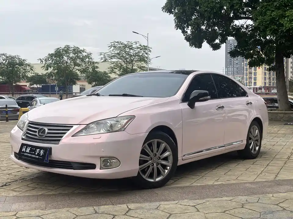 Lexus ES