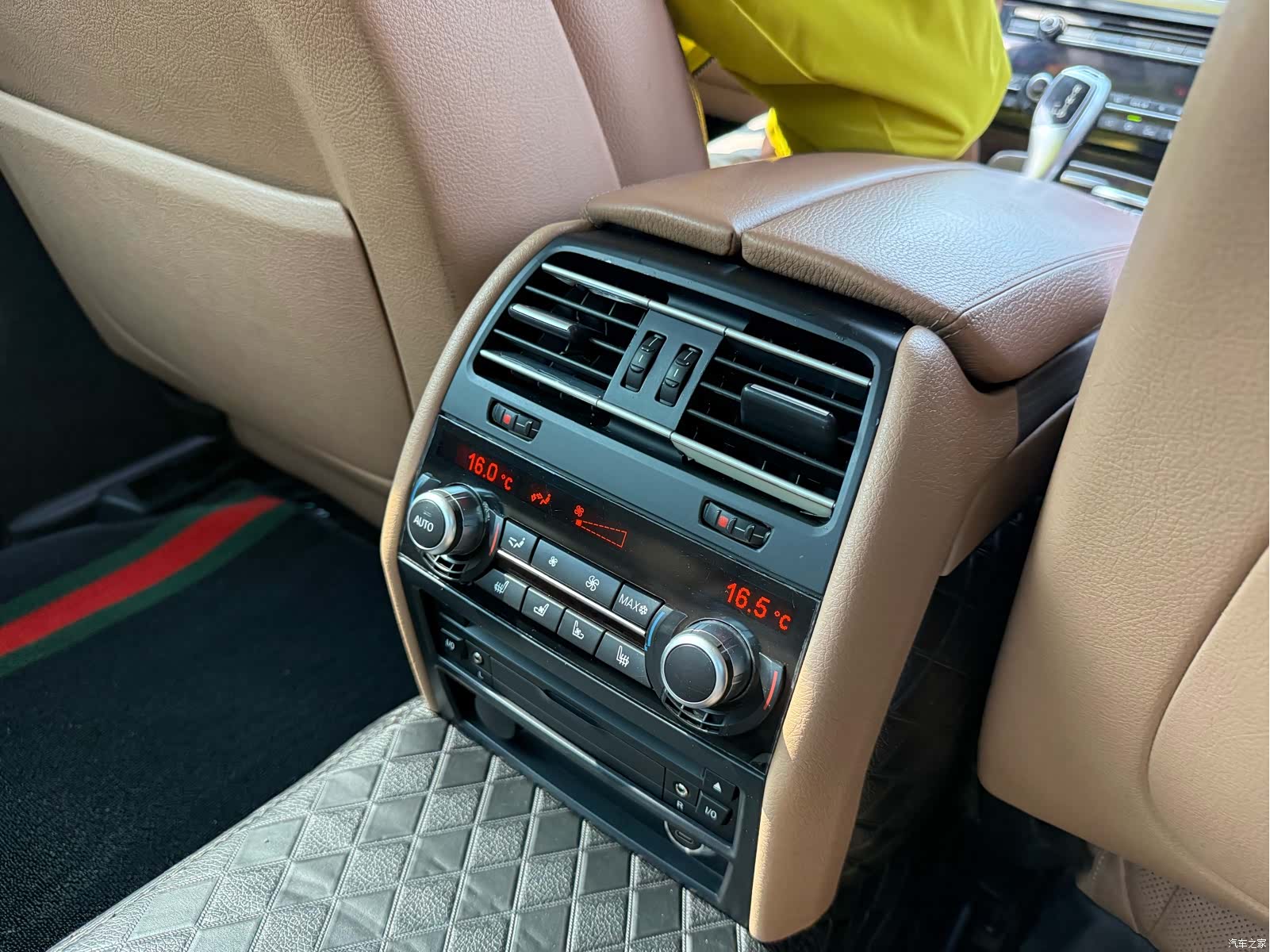 BMW 7 Series, 2011 24