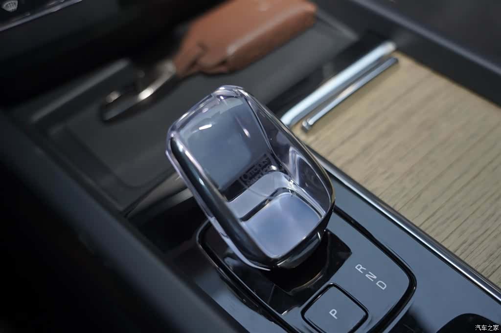 Volvo XC60, 2025 8
