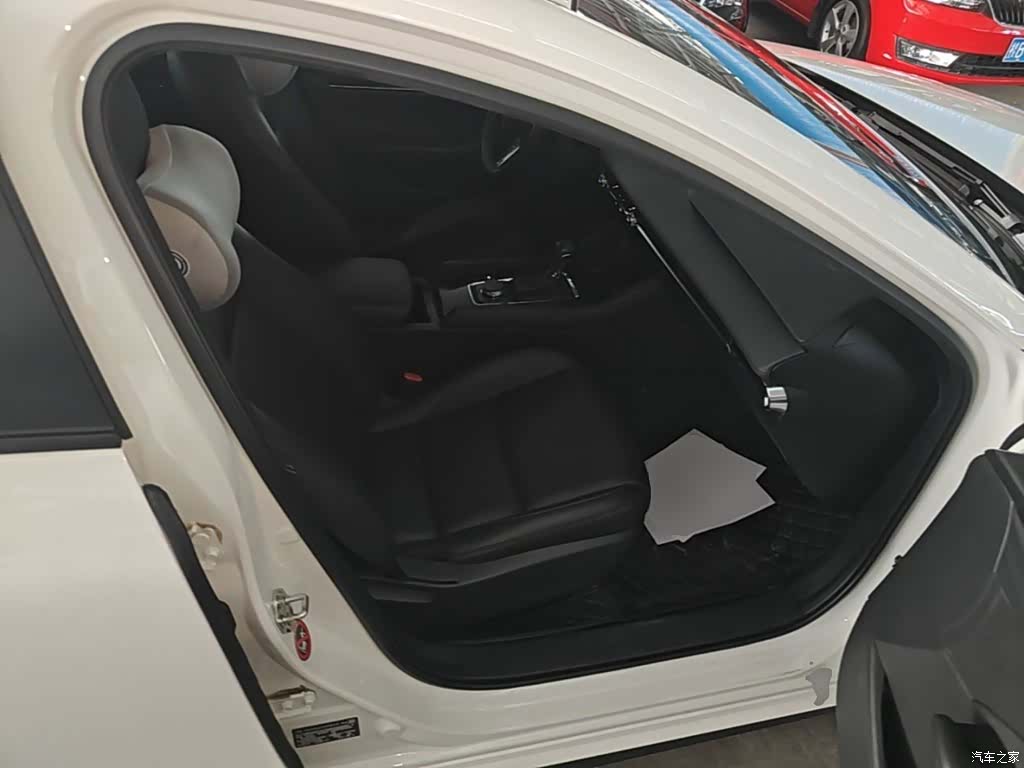 Mazda Mazda3, 2025 25