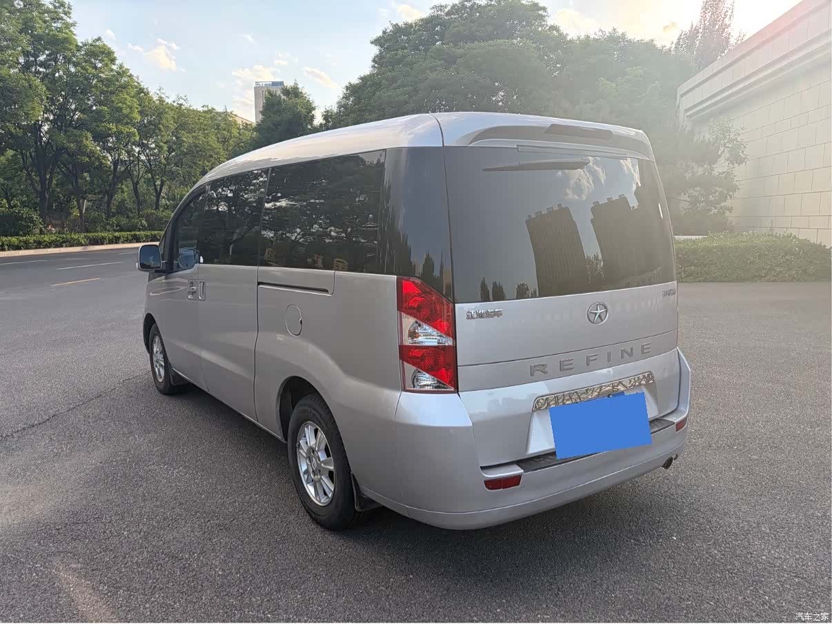 JAC M5, 2011 6