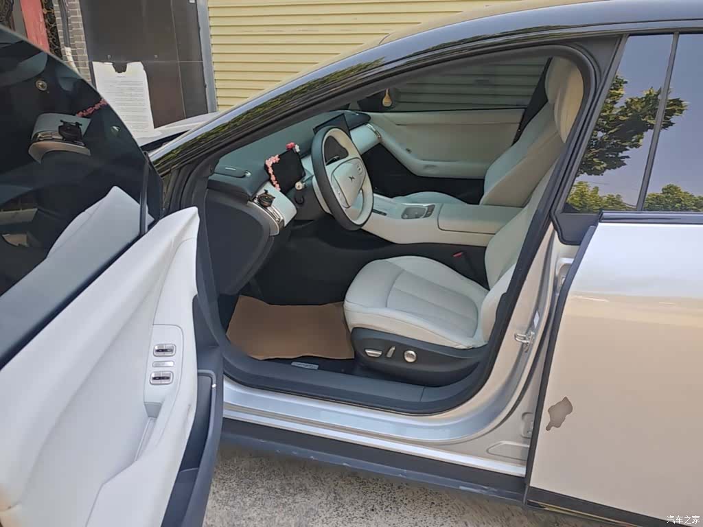 Xpeng P7, 2025 12