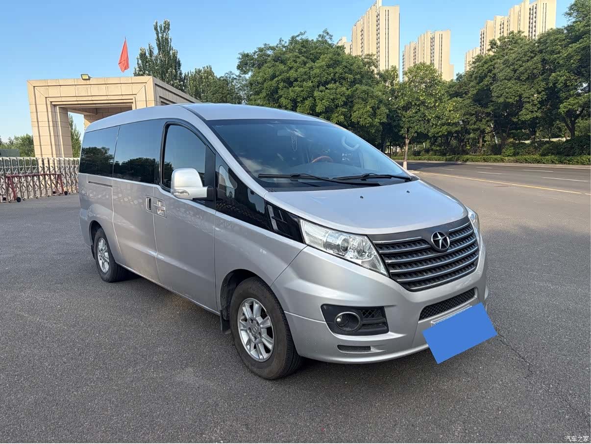 JAC M5, 2011 4