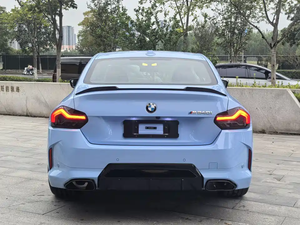 BMW M240i
