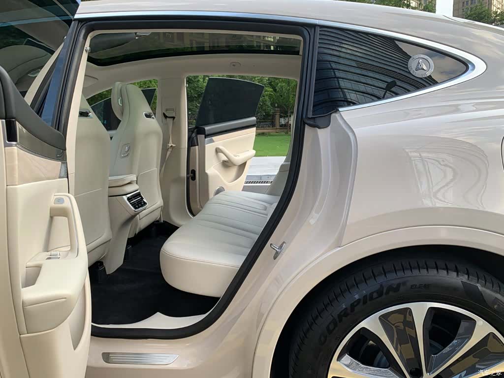 Luxeed R7, 2025 16