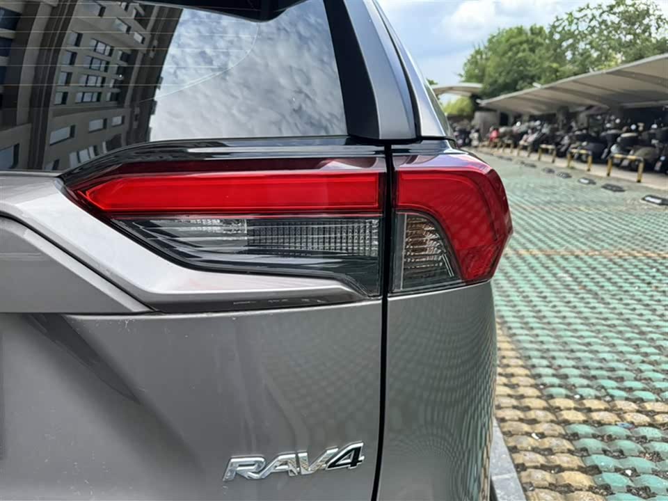 Toyota RAV4 Rongfang
