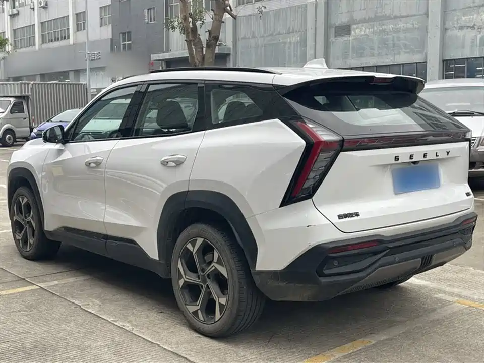 Geely Atlas L