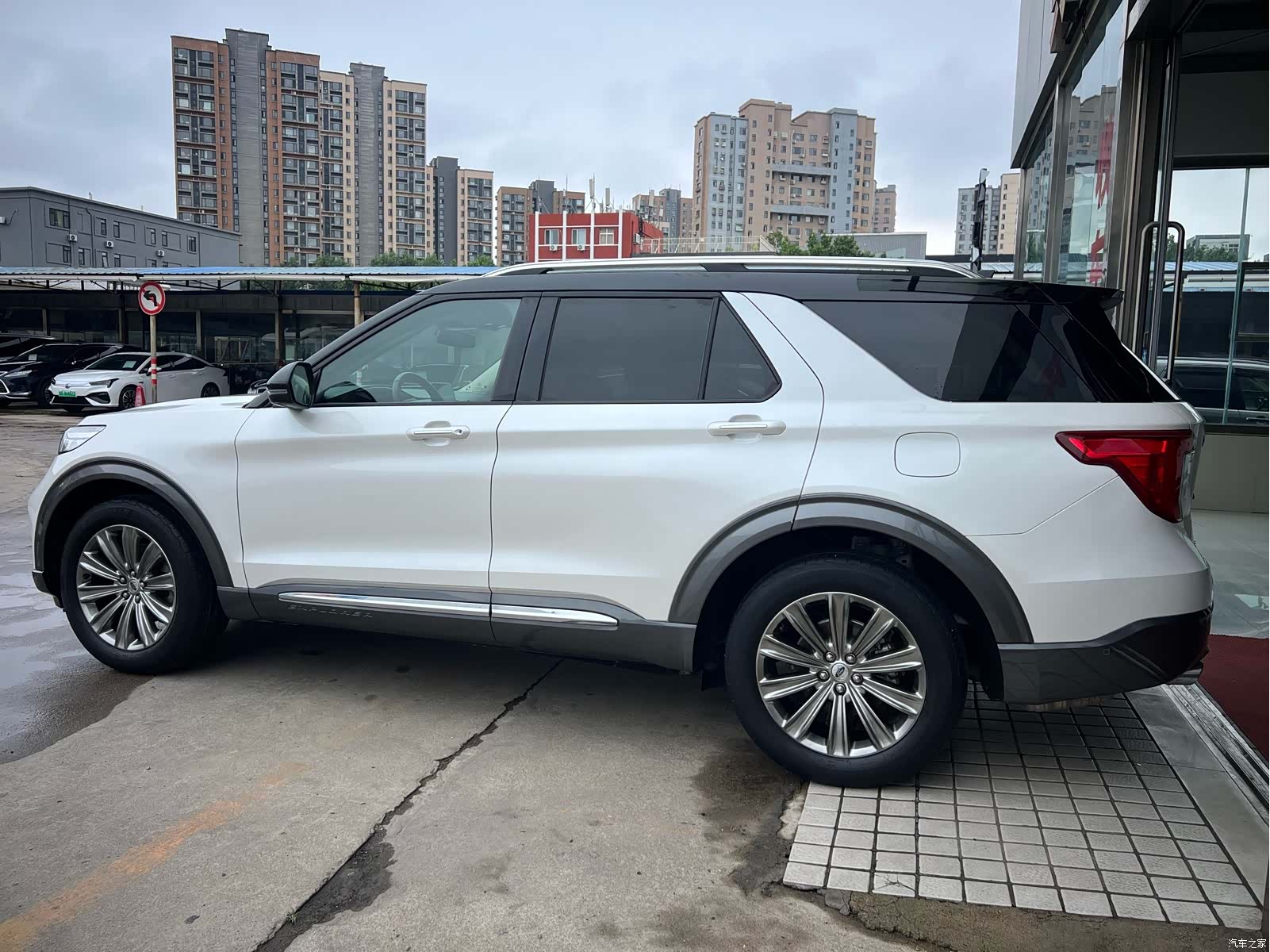 Ford Explorer, 2021 16