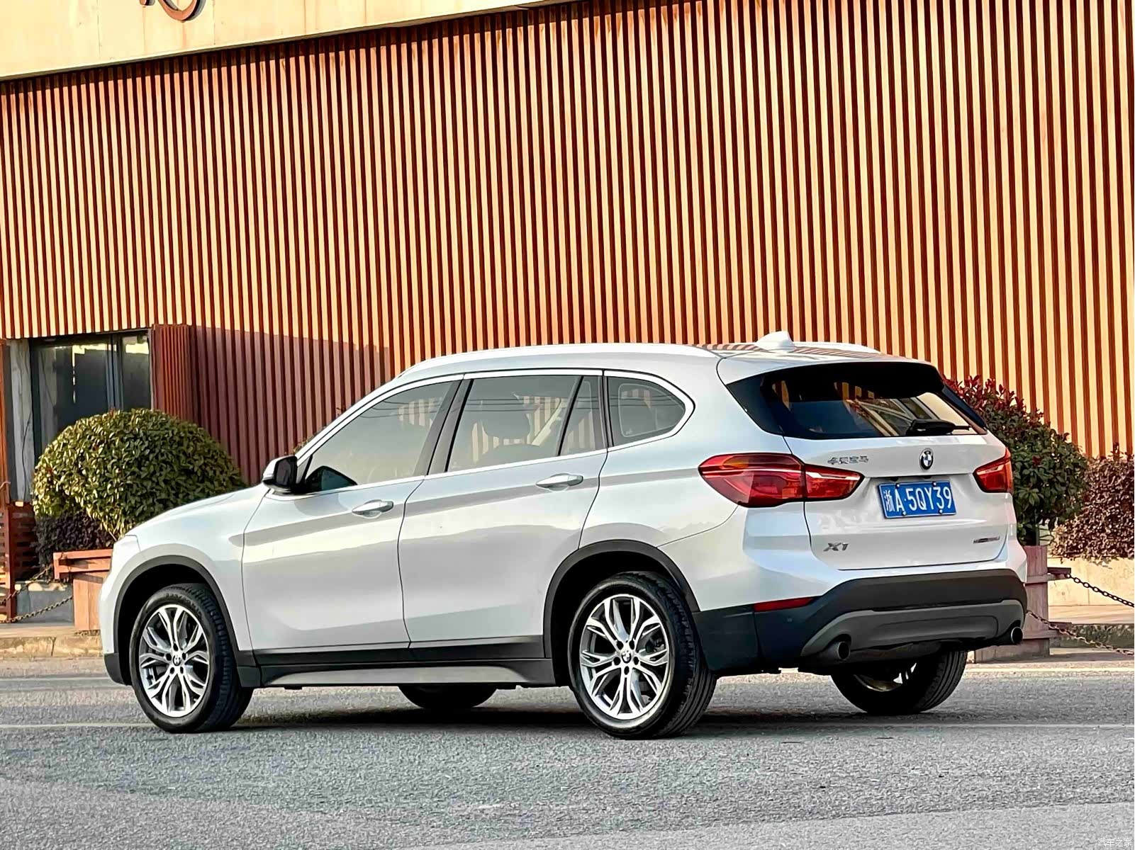 BMW X1, 2019 все фото