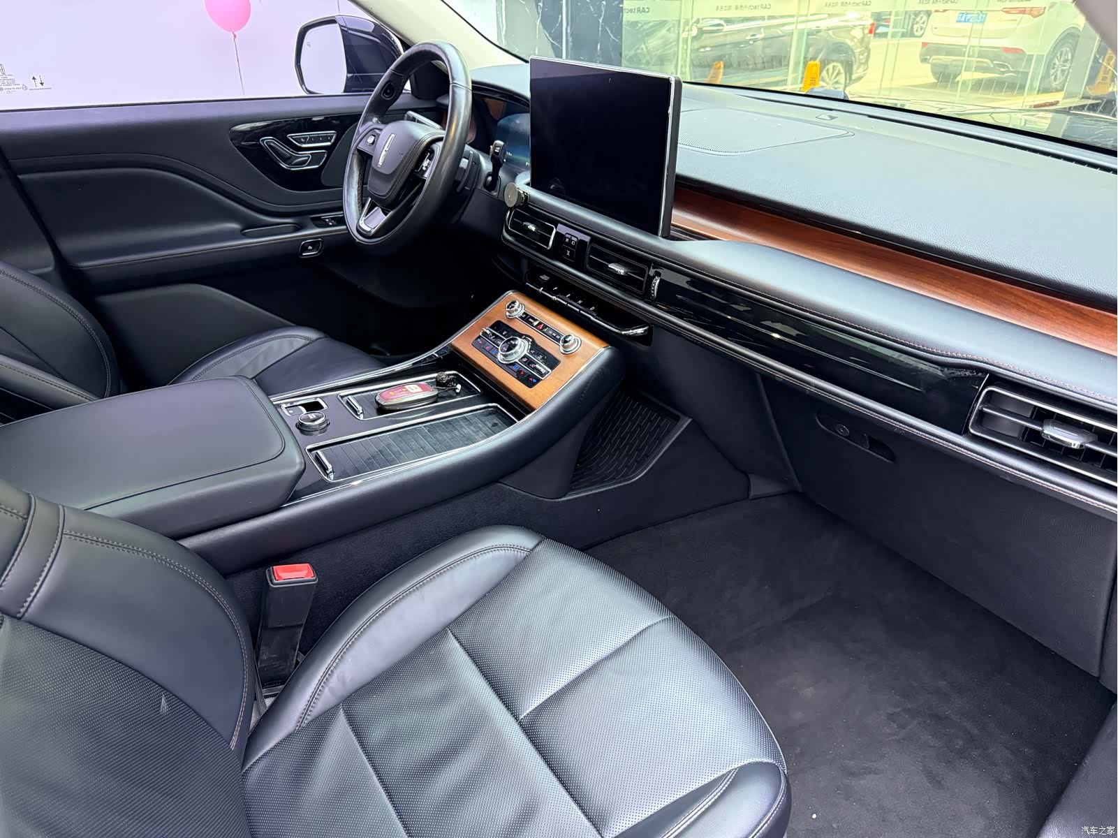 Lincoln Aviator, 2021 15