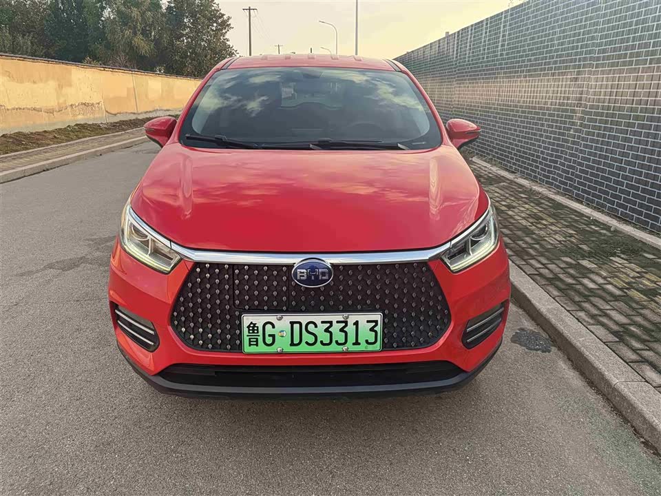 BYD S2