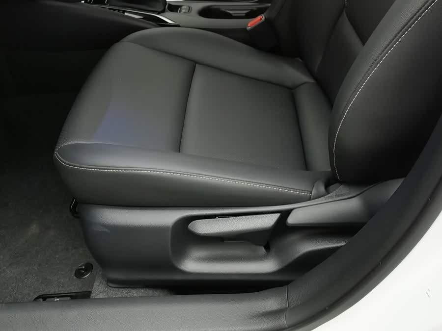 Toyota Corolla 2024, фото 20
