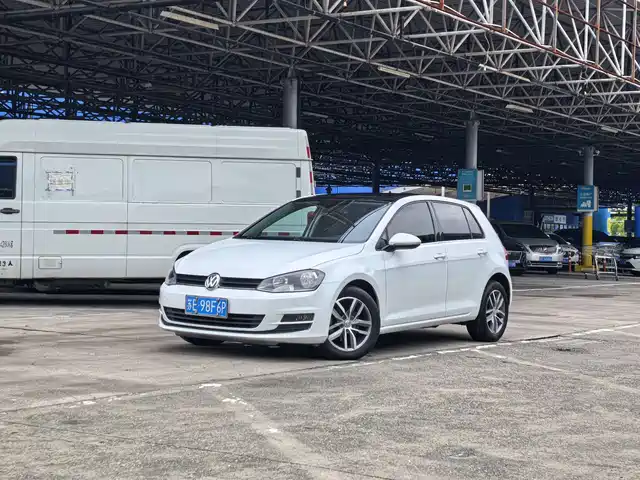 Volkswagen Golf 2017 — купить из Китая под заказ