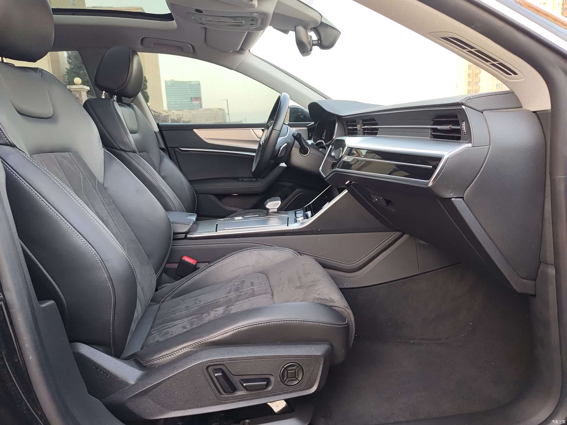 Audi A7L, 2024 19
