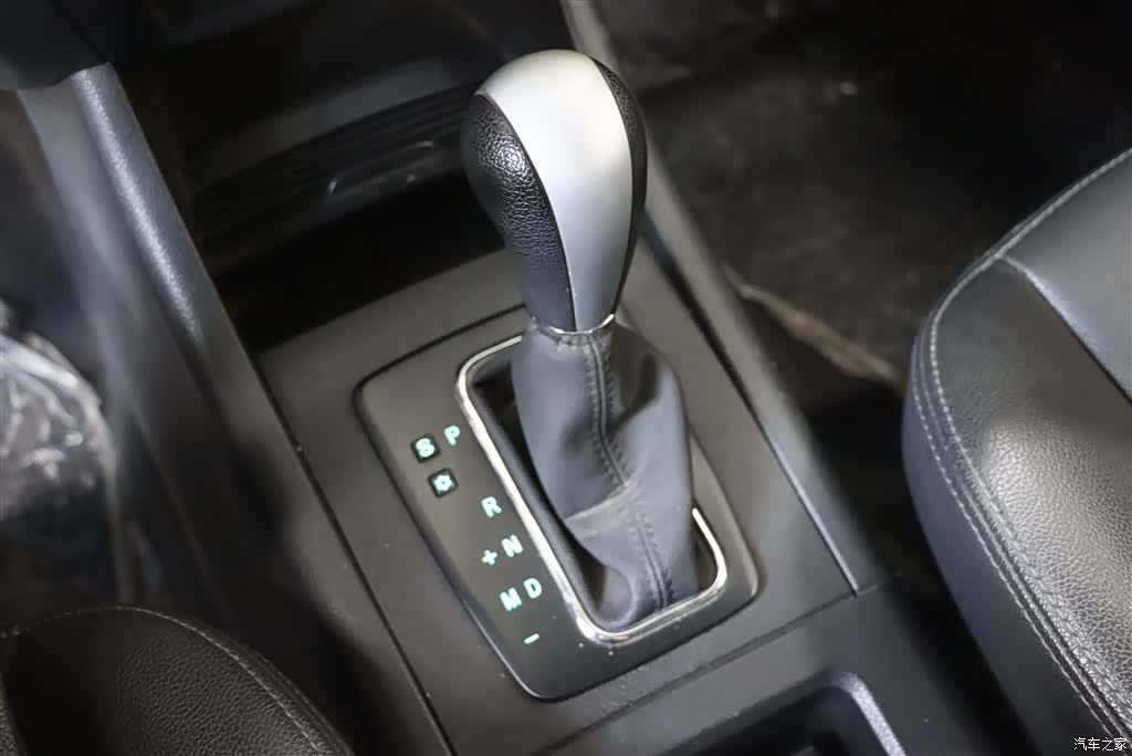 BAIC X65, 2015 16