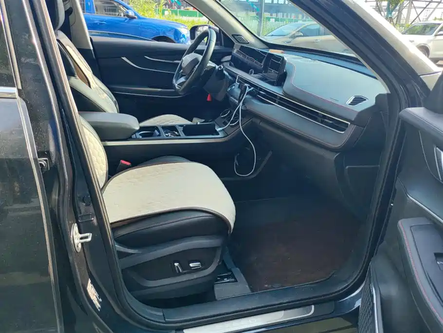 Exeed Chasing the wind