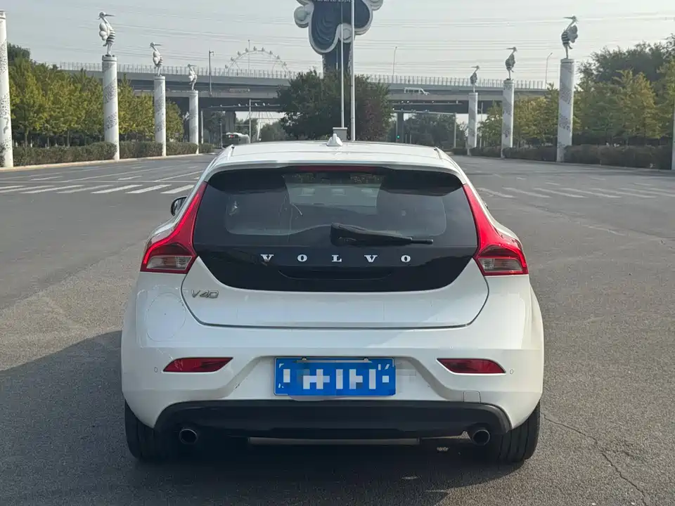Volvo V40