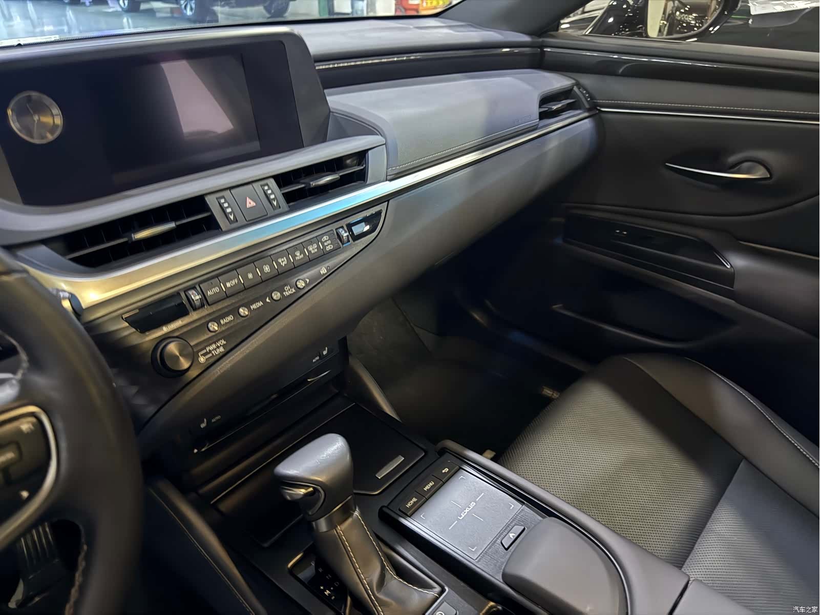 Lexus ES, 2019 6