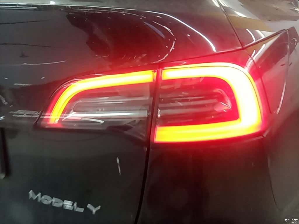 Tesla Model Y, 2022 7