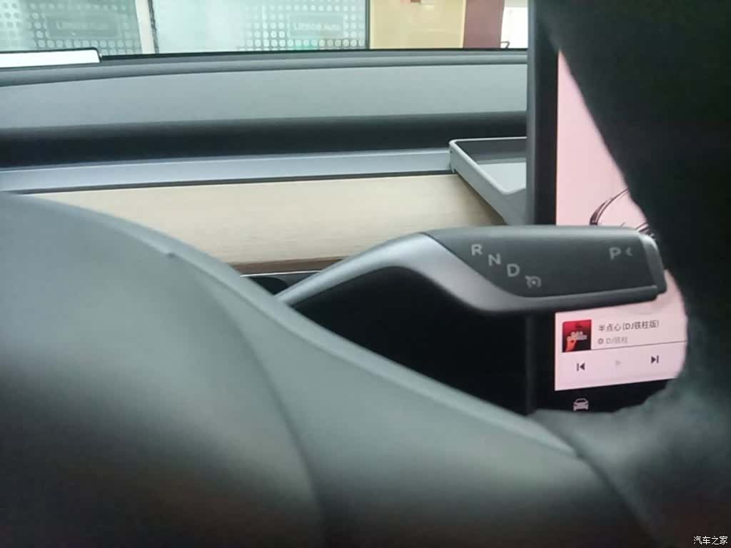 Tesla Model Y, 2022 13
