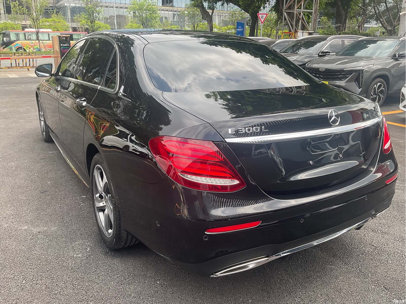 Mercedes-Benz E-Class, 2019 6