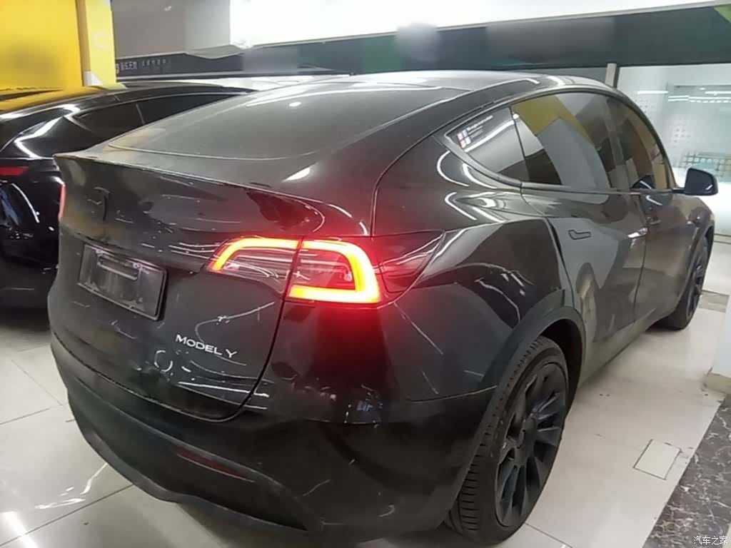 Tesla Model Y, 2022 6