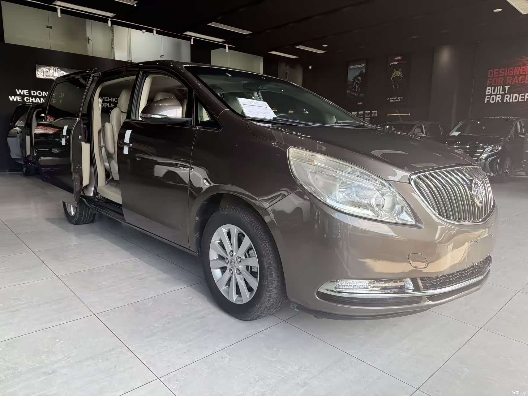 Buick GL8, 2016 3