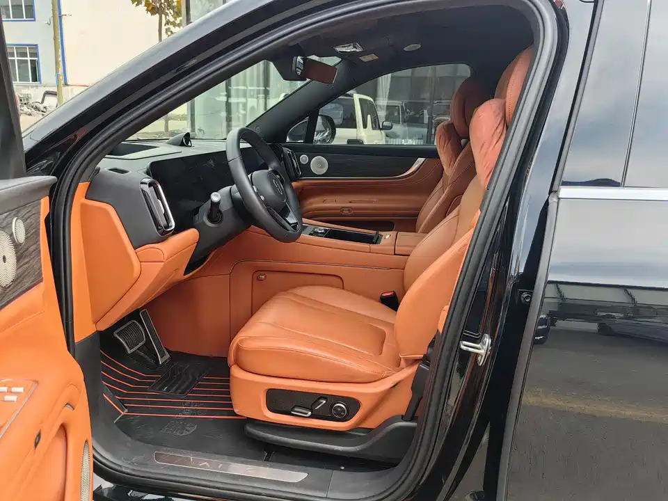 AITO Ask the world M9