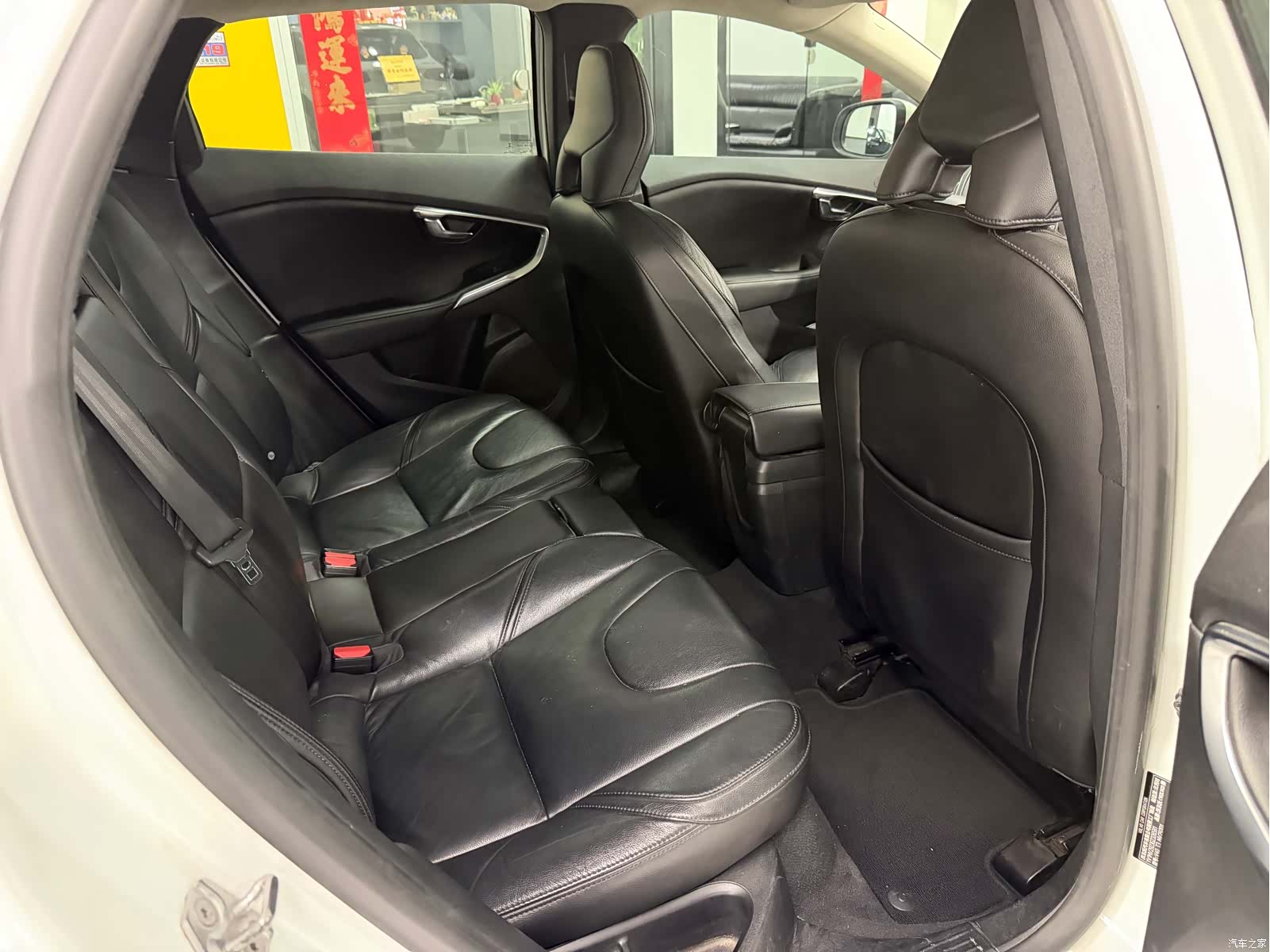 Volvo V40, 2016 11
