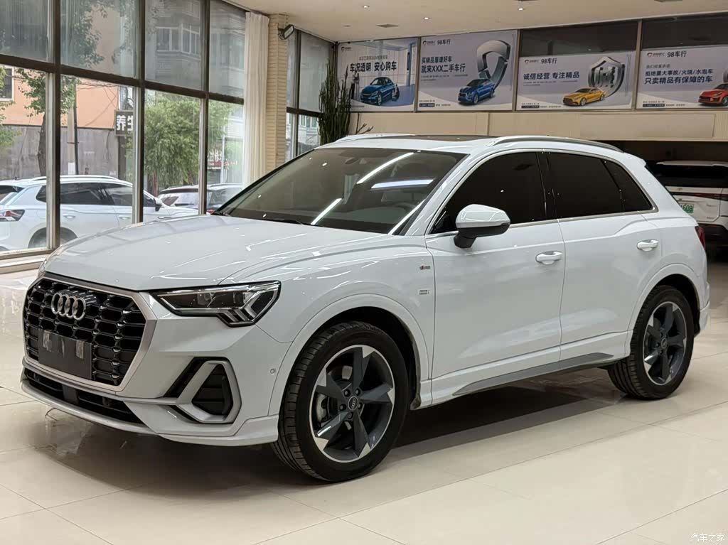 Audi Q3, 2023 1