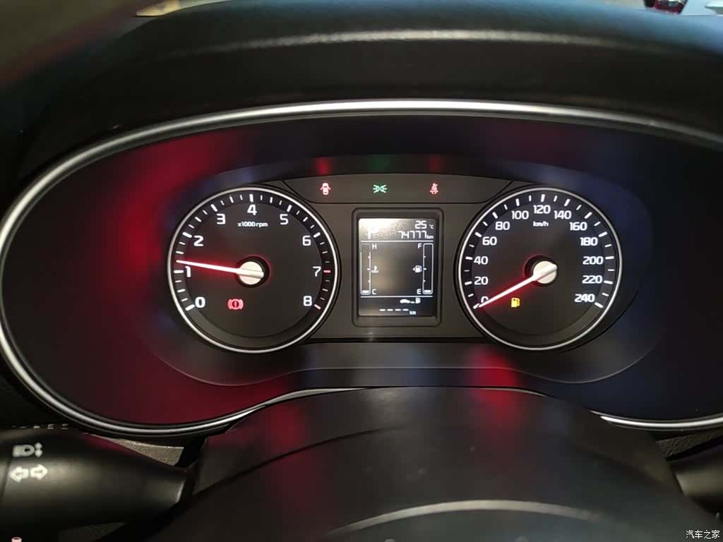 Kia KX3, 2015 12