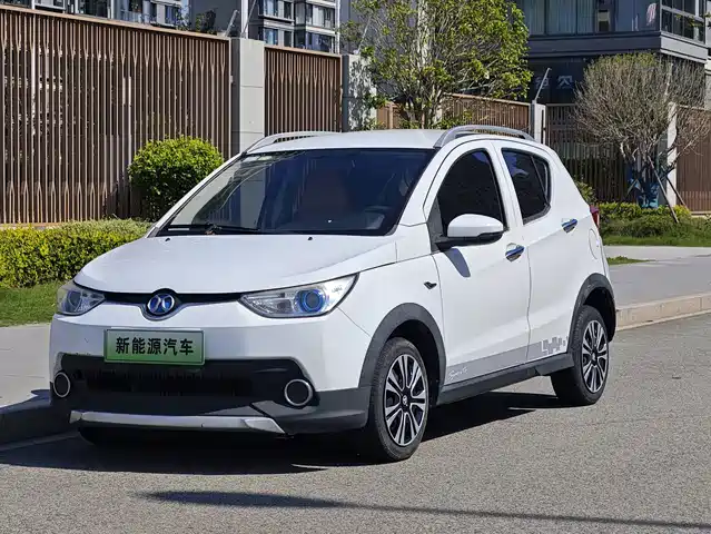 BAIC EC 2017 — купить из Китая под заказ