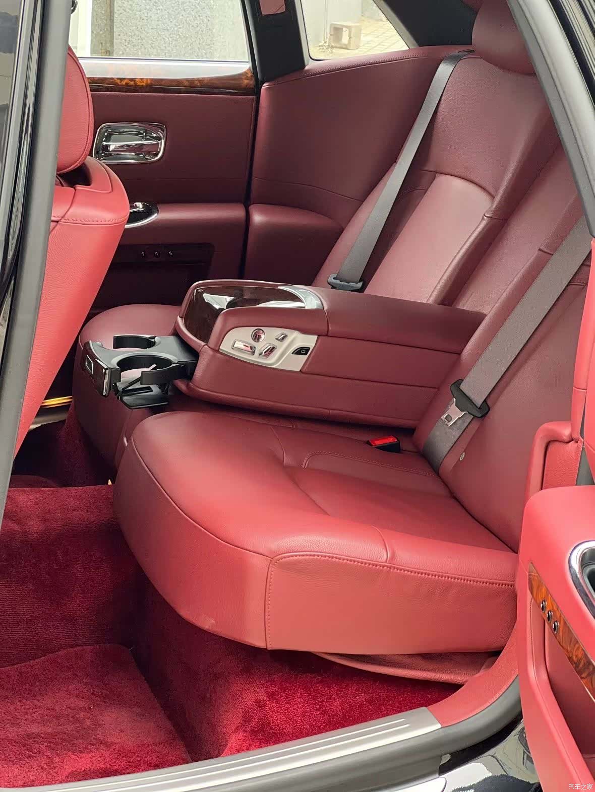 Rolls-Royce Ghost, 2017 8