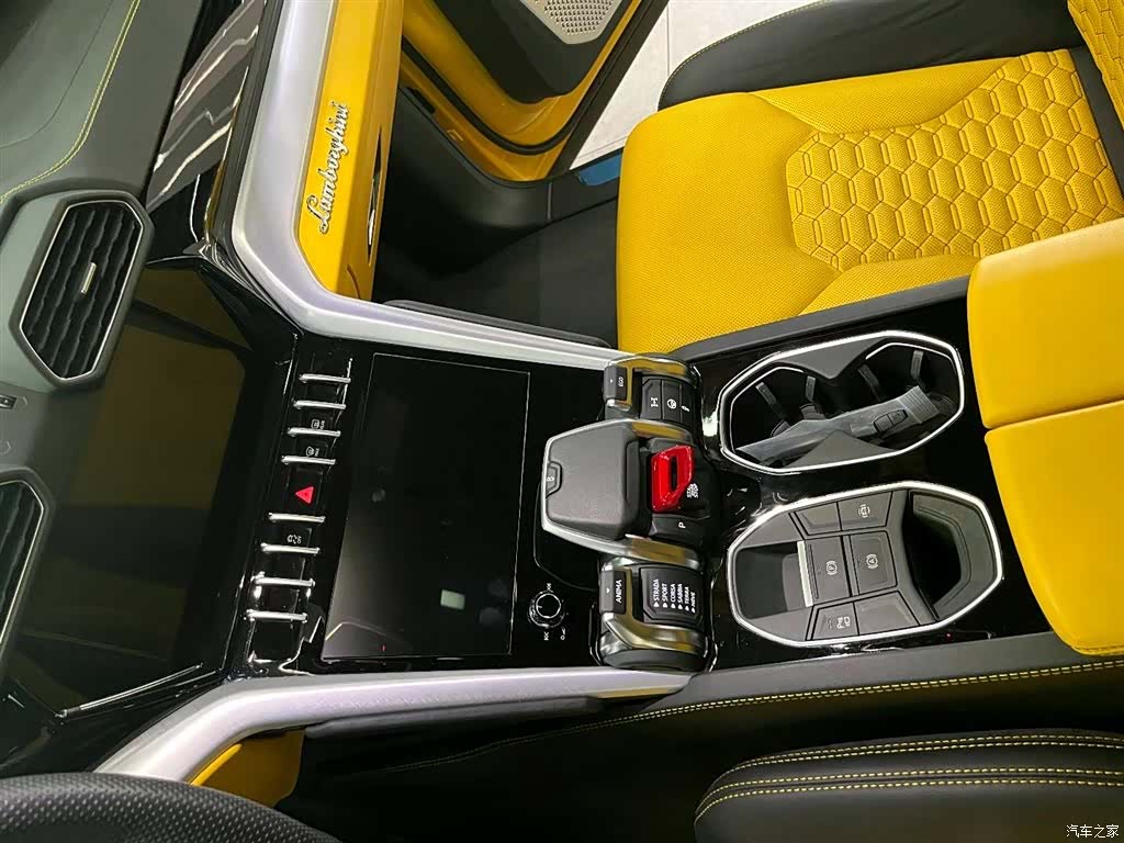 Lamborghini Urus, 2019 6