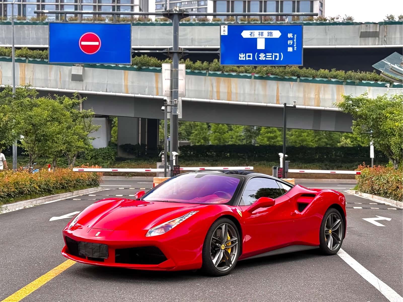 Ferrari 488, 2019 3