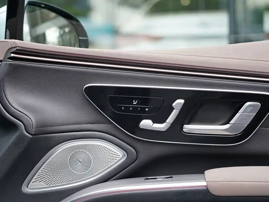Mercedes-Benz EQS