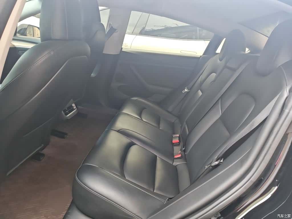 Tesla Model 3, 2023 17
