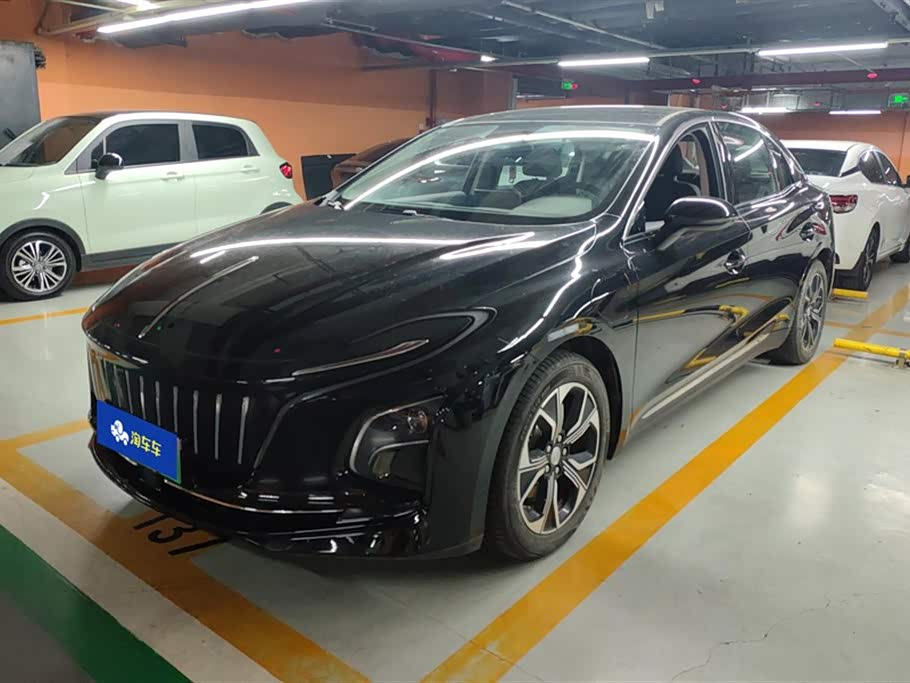 Hongqi E-QM5