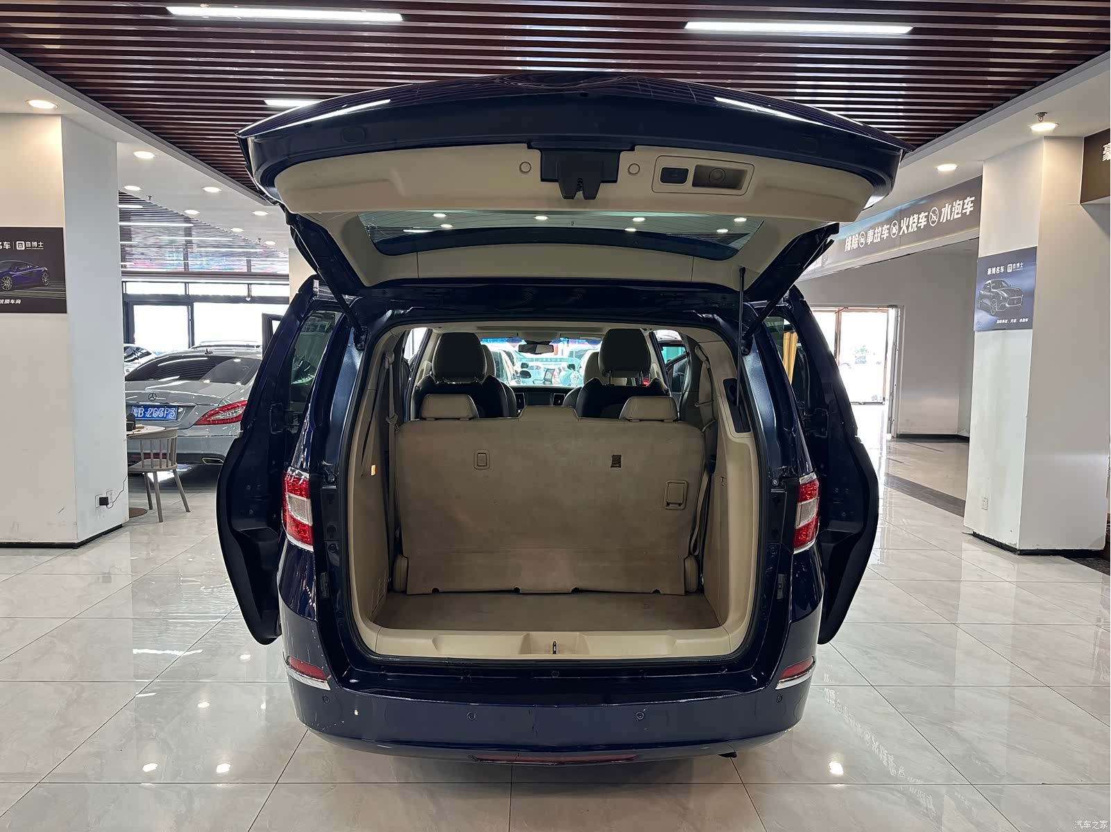 Buick GL8, 2012 9