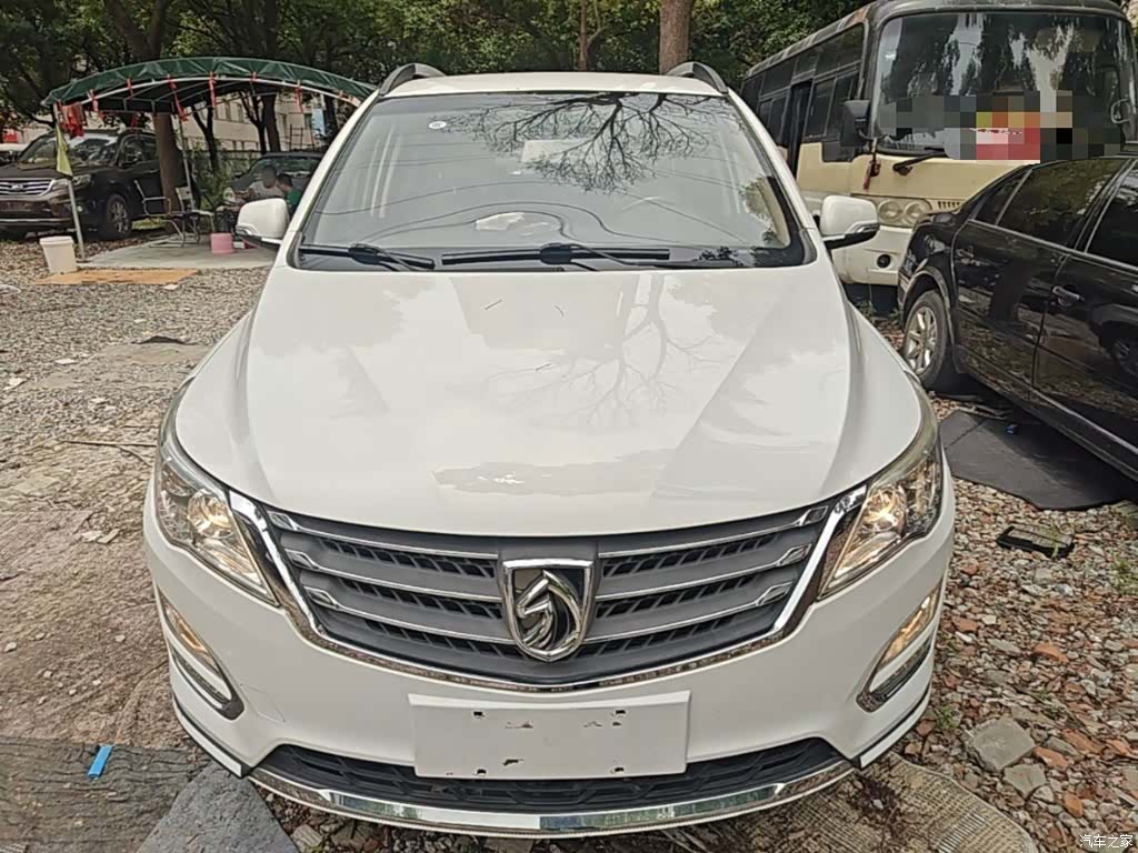 Wuling 560, 2015 3