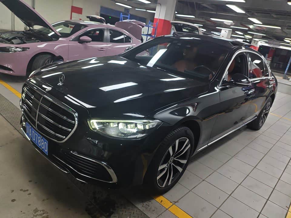 Mercedes-Benz S-Class