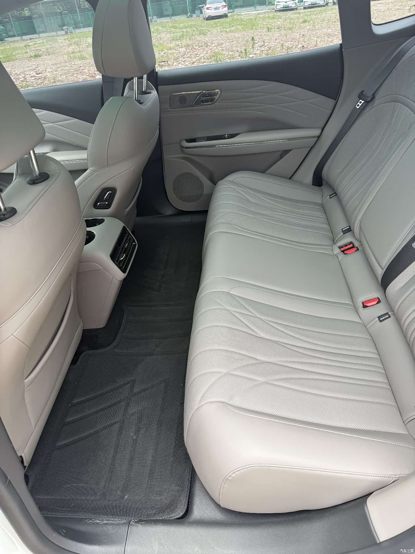 Geely 8, 2025 9