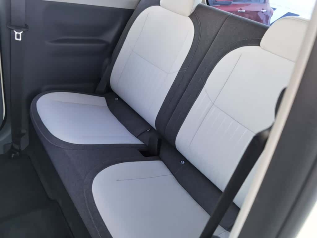Geely Panda, 2025 17
