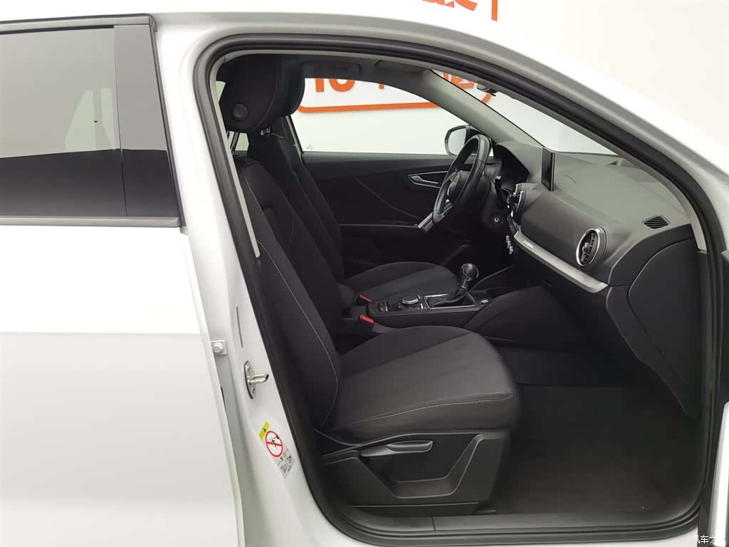 Audi Q2L, 2021 23