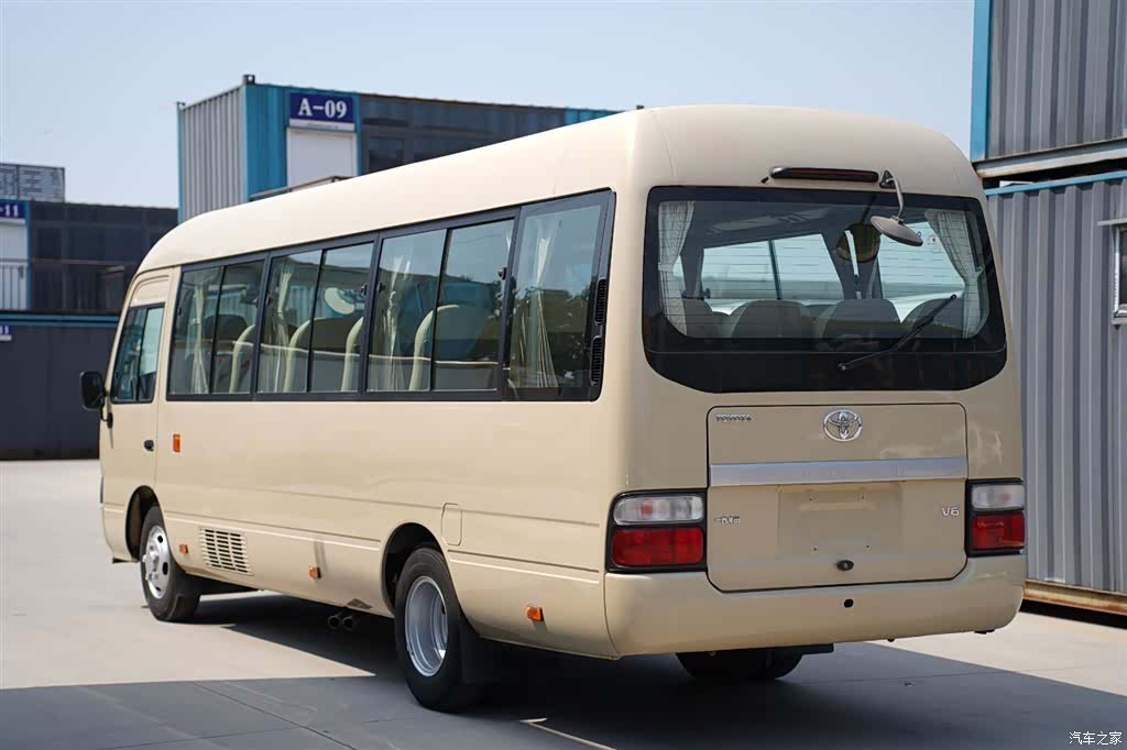 Toyota Coaster, 2016 6